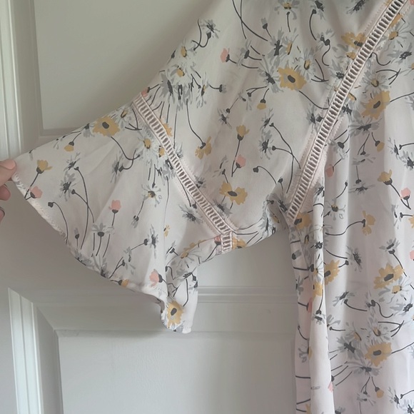 Loft Blouse! Size XS - Picture 3 of 5